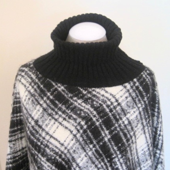 Lauren Ralph Lauren Plaid Knit Sweater Poncho - Picture 2 of 4
